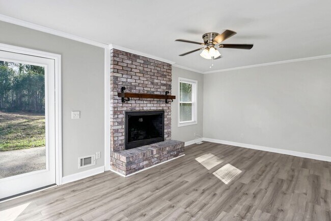 Building Photo - 2522 Rolling Pines Rd