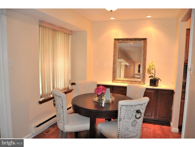 Dining Room - 22 Fitzwatertown Rd