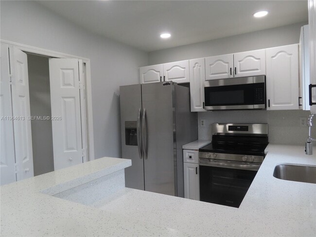 Building Photo - 3398 NE 9th Dr