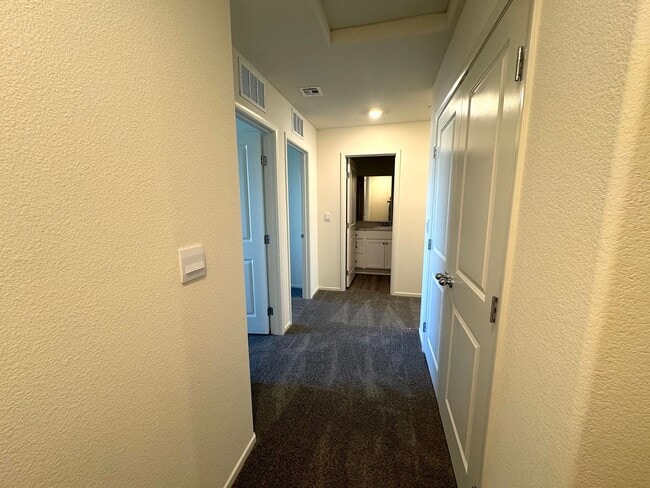 Building Photo - 9932 Florence Hills St