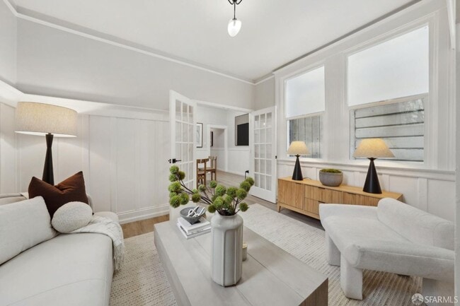 Building Photo - 202 (17-19 Card Aly)