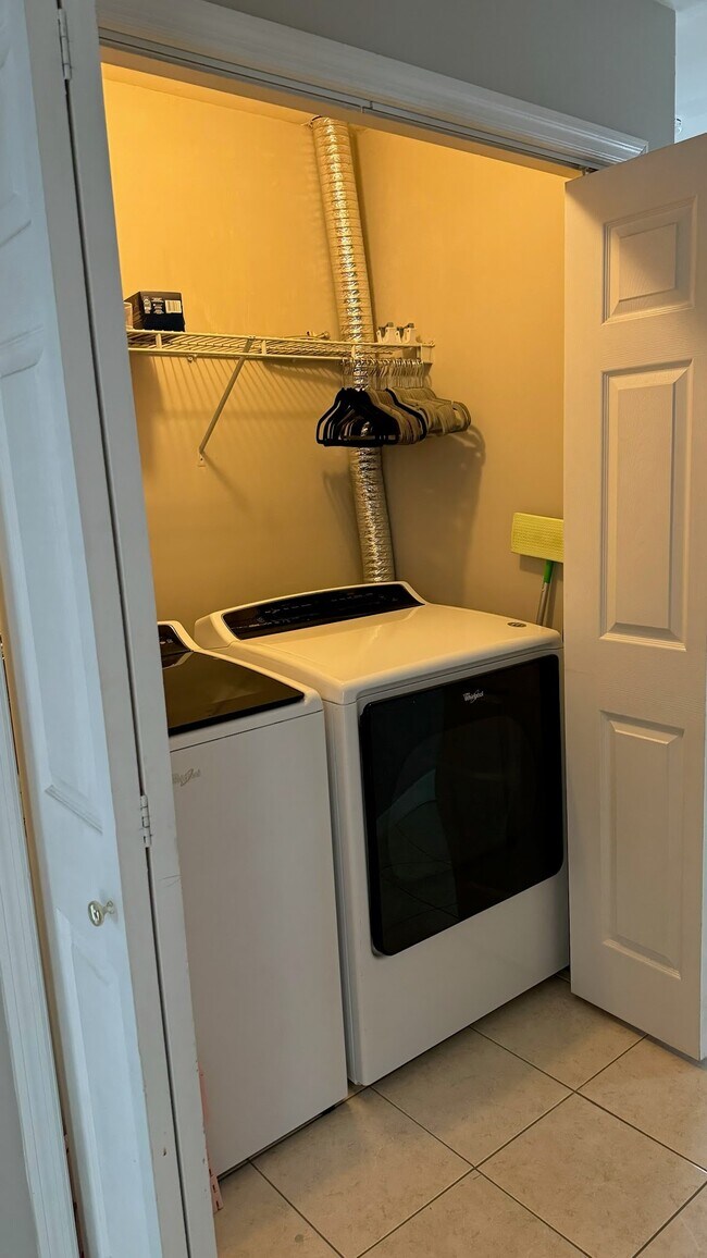 Building Photo - 263 Livingston Ave