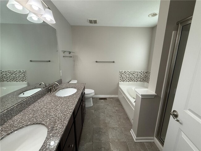 Building Photo - 202 Pointe View Dr