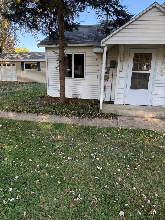 Building Photo - 5374 S State Rd 10