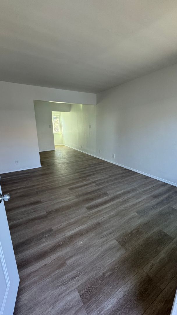 Interior Photo - Maclay, 13222-13226