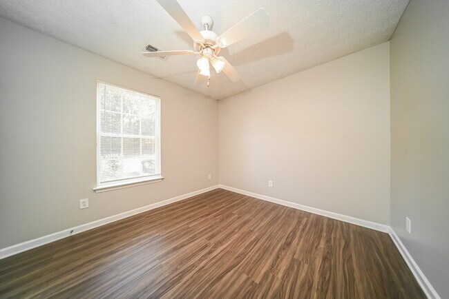 Building Photo - 40 Hunters Ridge Ct