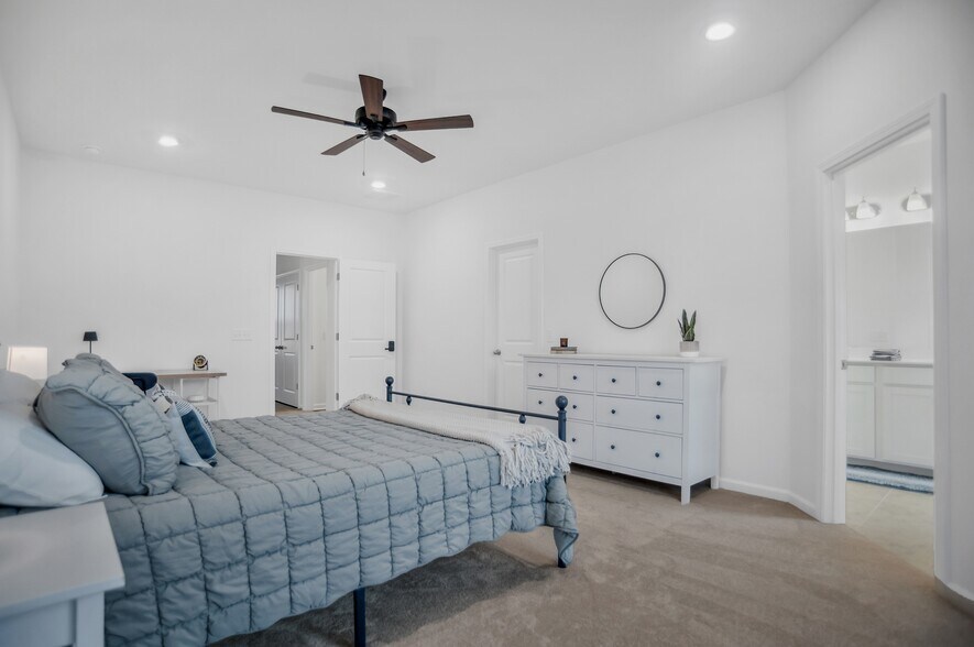 Building Photo - 214 Yorkshire Dr