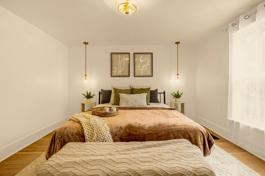 Building Photo - 200 W Cheyenne Rd