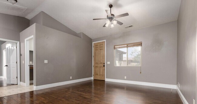 Building Photo - 357 W 225 S