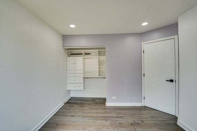 Building Photo - 1633 Hilton Head Dr