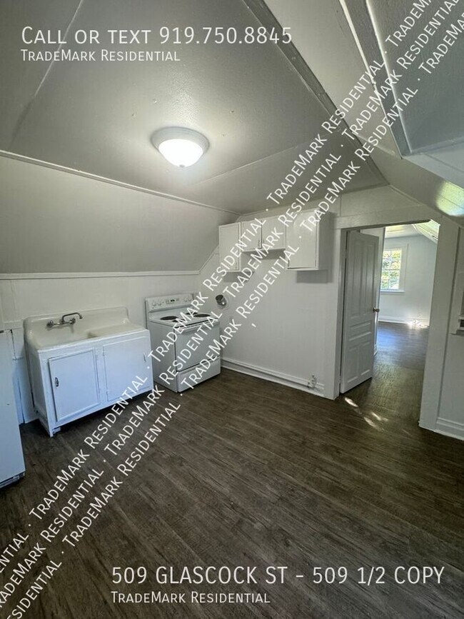 Building Photo - 1BR/1BA Apartment near Downtown Raleigh