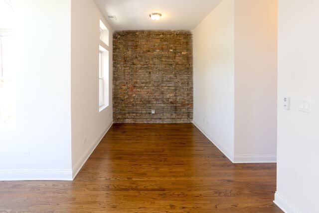 Building Photo - 1656 W Erie St