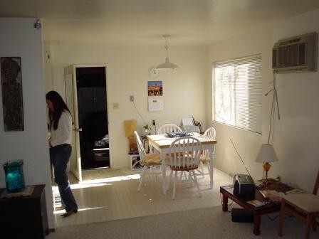 Building Photo - Cozy 3 Bedroom Home