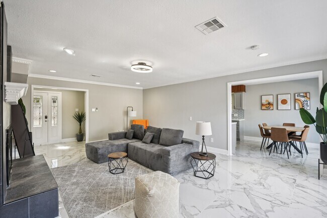 Building Photo - 15642 Pagehurst Dr