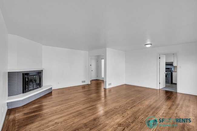 Building Photo - Diamond Heights/Noe Valley: Single Family Home w/ Guest Suite, Yard, Garage & EV Charger