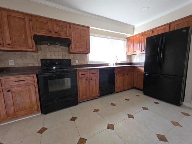 Building Photo - 76 Willowick Dr