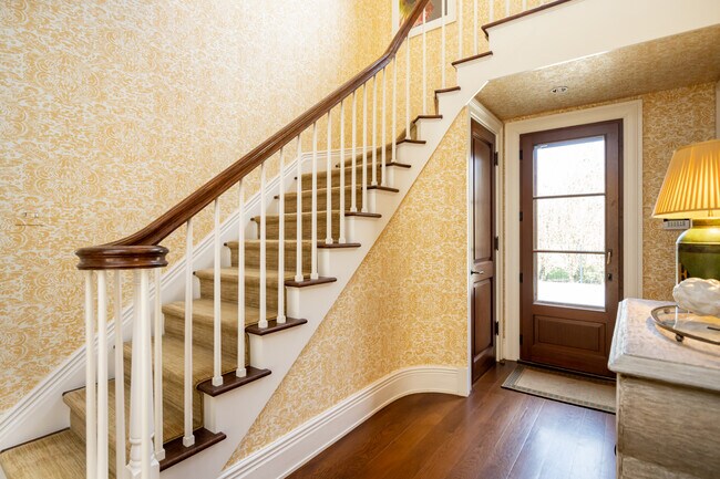 Building Photo - 286 Downs Path