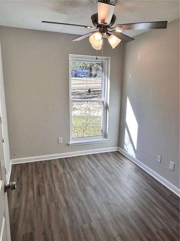 Building Photo - 4577 Emerald Dr E