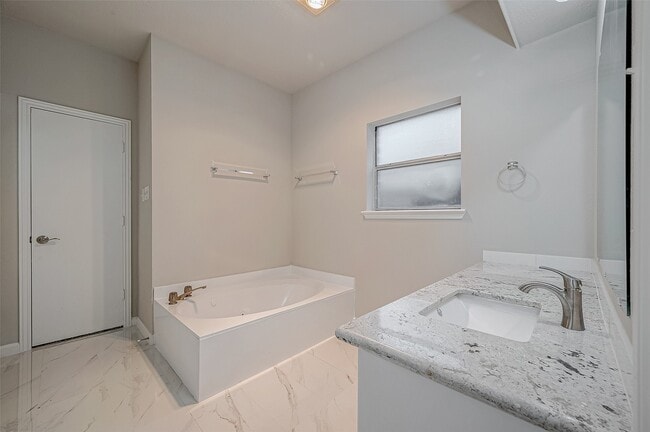 Building Photo - 4218 Bayglen Ct