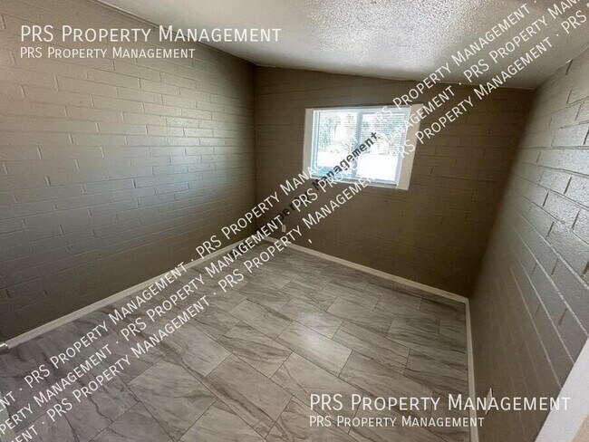 Building Photo - 761 N Delaware St