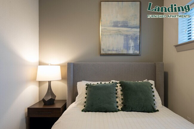 Building Photo - 1630 E 6th St