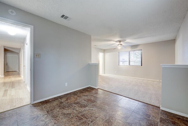 Building Photo - 6300 Capriola Dr