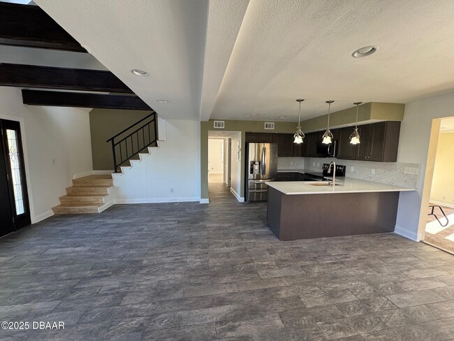 Building Photo - 6088 S Williamson Blvd