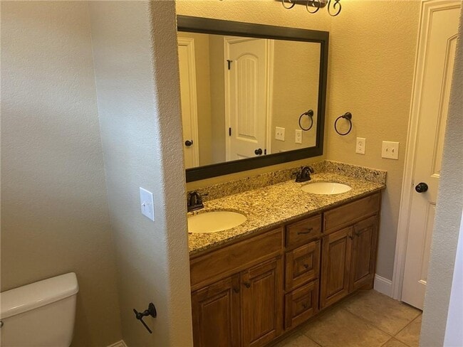 Building Photo - 6202 W Sage Dr