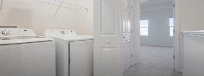 Building Photo - 4344 Sailplane Ct