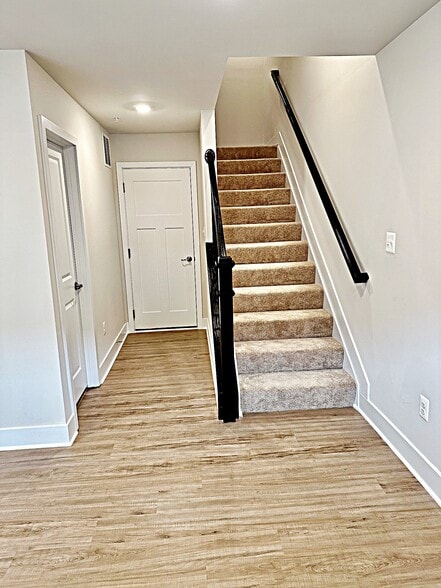 Building Photo - 828 Teacher Mitchell Rd