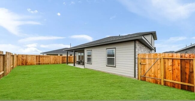 Building Photo - 8043 House bank Ln