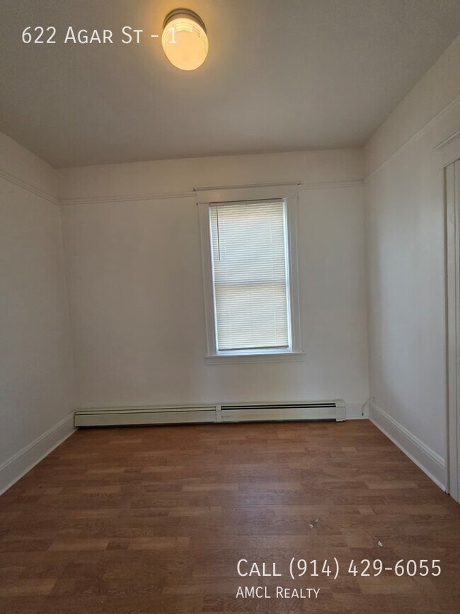 Building Photo - 622 Agar St