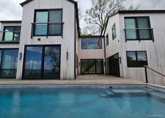 Building Photo - 599 Peconic Bay Blvd
