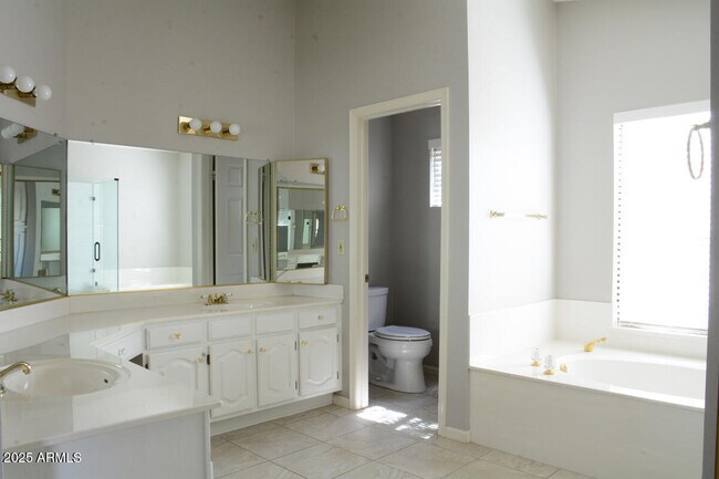 Building Photo - 9548 E Desert Trail