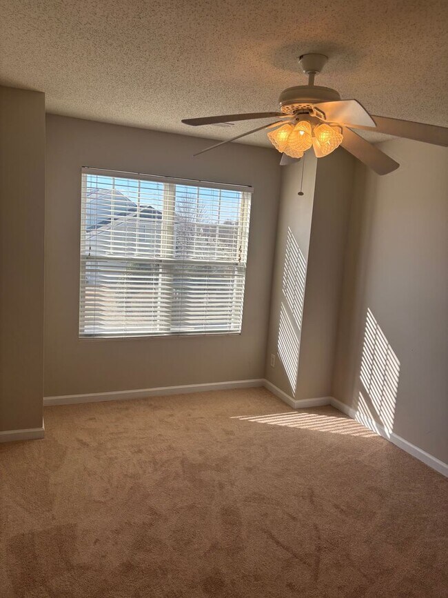 Building Photo - Brightwood Farms / Whitsett