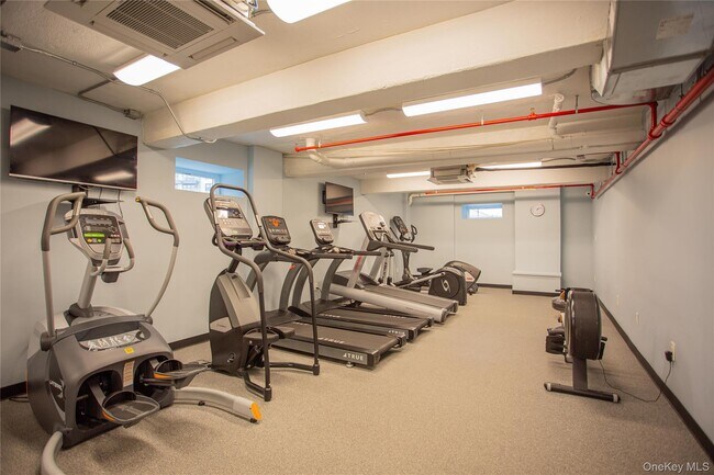 Building Photo - 2 Richmond Rd