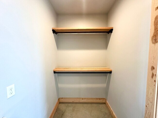 Building Photo - 121 E 26th Ave