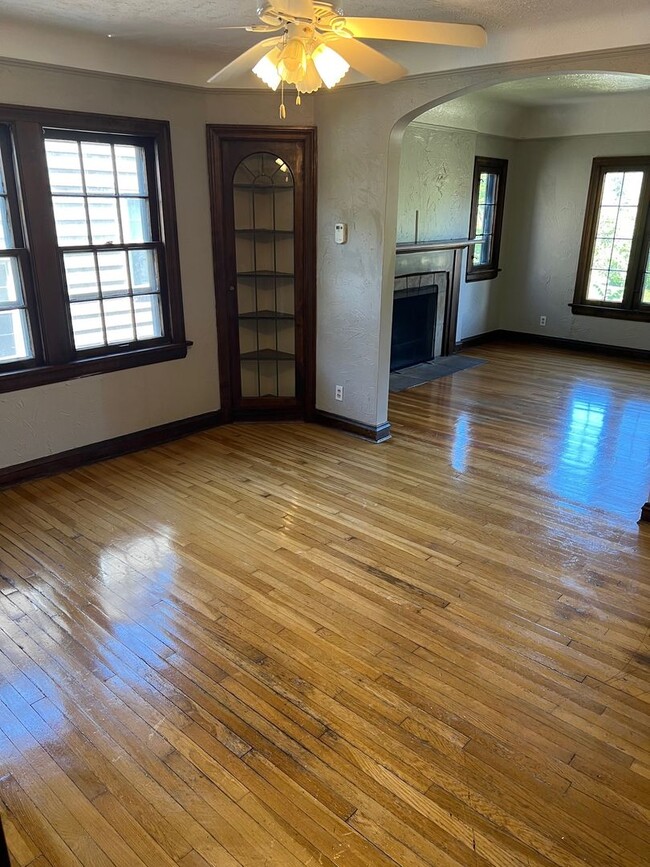 Building Photo - 3638 Lynnfield Rd