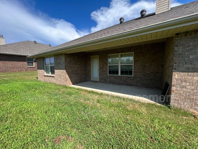 Building Photo - 1010 Brookhaven Dr