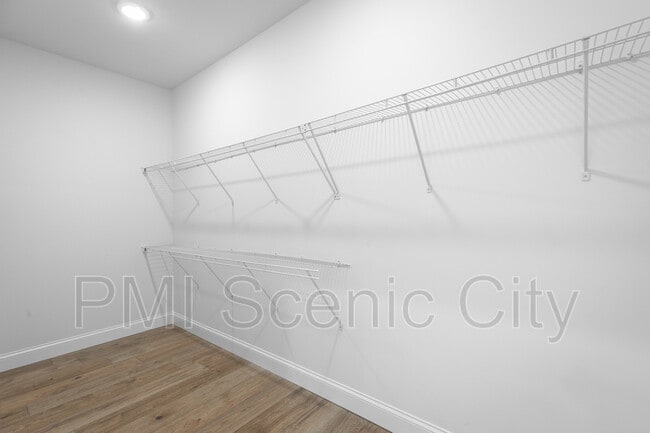 Building Photo - 1904 Cypress Ln