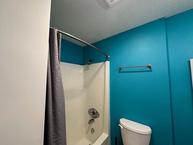 Building Photo - 3 Bed 2 Bath home with 2 Car Garage in Bellingham