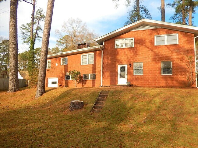 Building Photo - 106 Byron Pl