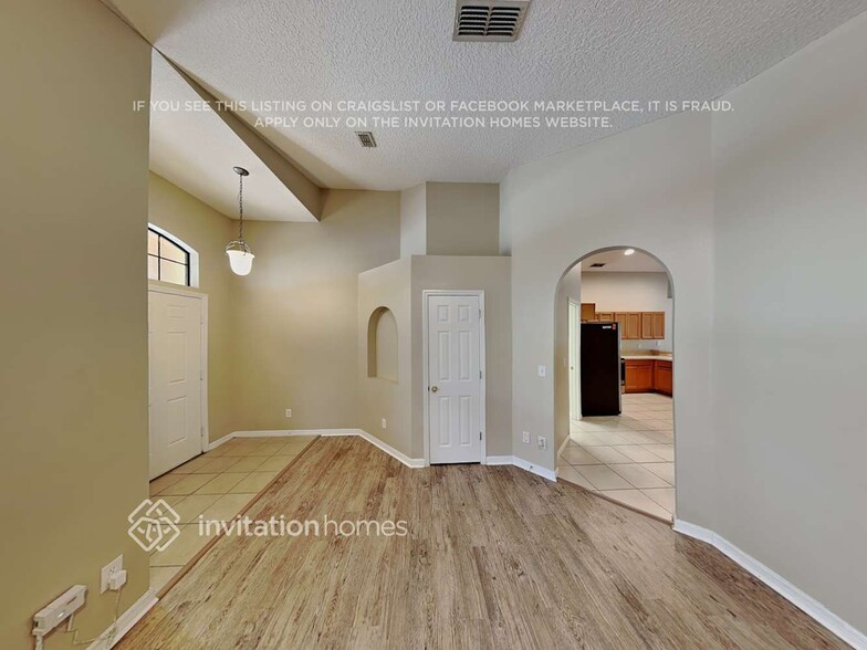 Building Photo - 2166 Bexley Dr