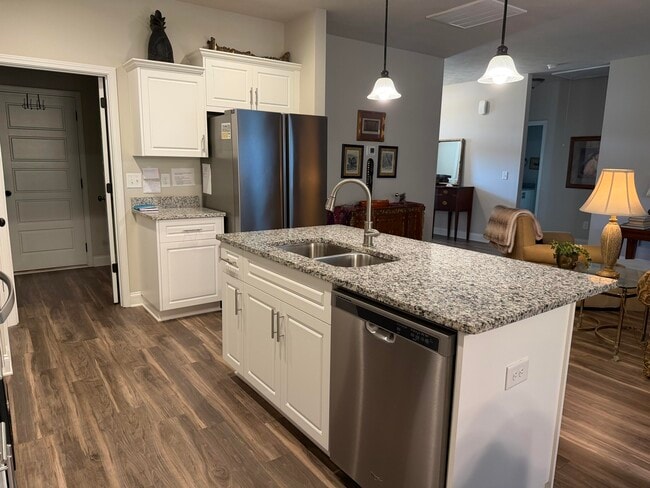 Building Photo - 352 Fox Haven Dr