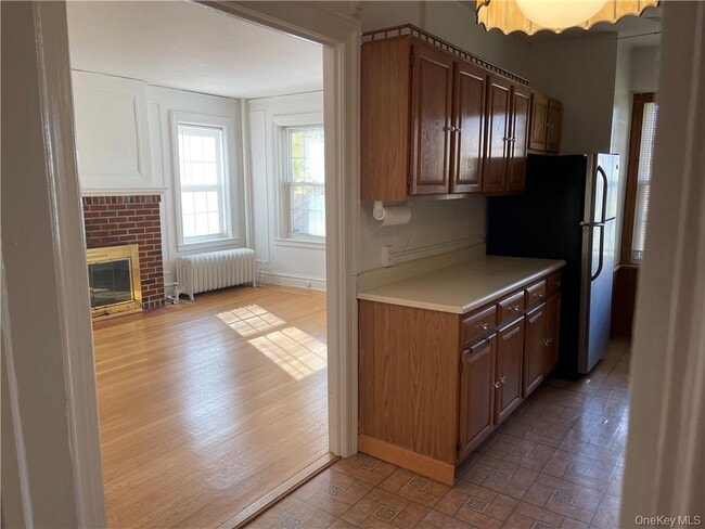 Building Photo - 85 N Broadway