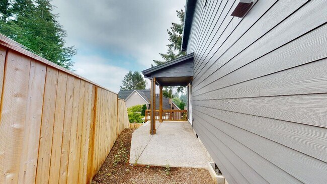 Building Photo - *Contemporary Home, Stylish Luxury, Centra...