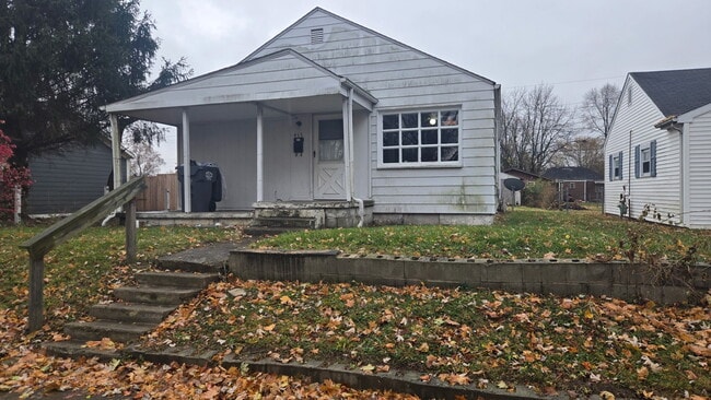 Primary Photo - 415 E 35th St