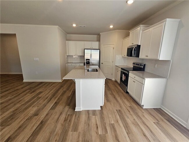 Building Photo - 27 Berryville Dr