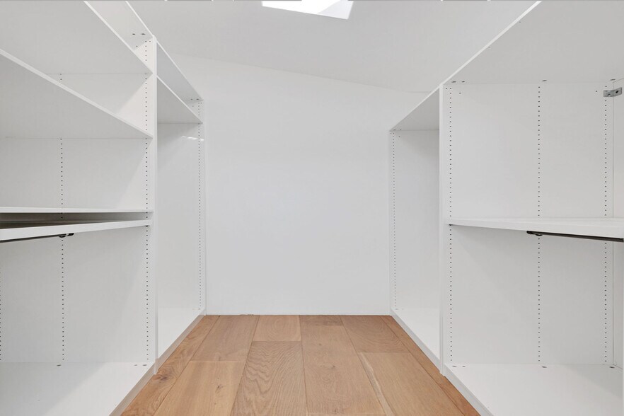 Master Closet - 6234 Paseo Canyon Dr