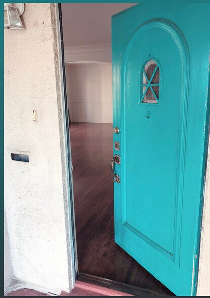 Building Photo - 1076 S Redondo Blvd
